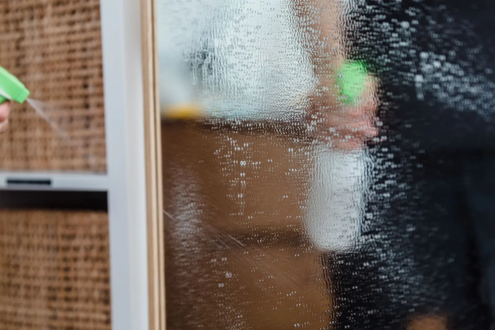 Quali errori evitare quando pulisci con l’aceto bianco?